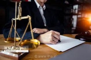 قانون تسهیل «لیسانس بیکار» را به «وکیل بیکار» تبدیل کرد/ چرا درباره امضاهای طلایی و امتیازات برخی بازنشستگان صحبت نمی‌شود؟