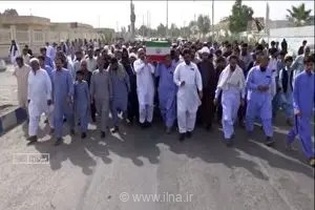 وداع باشکوه مردم میرجاوه با پیکر شهید مولوی محمد انور ریگی، امام جمعه اهل سنت مسجد علی ابن ابی طالب (ع)