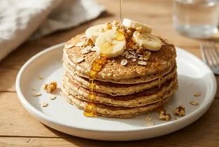 طرز تهیه پنکیک رژیمی با موز و جو دوسر