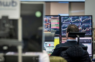 بیت کوین به مرز 80 هزار دلار رسید؛ اما تحلیلگران کلید اصلی را در اصلاح قیمت بعدی می‌دانند
