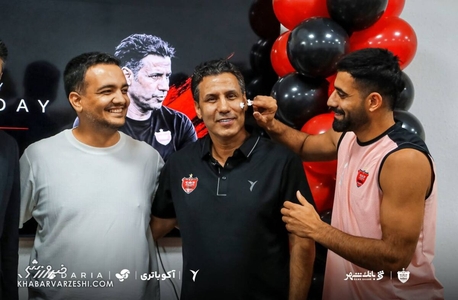 تولد ۵۴ سالگی مهدی تارتار در باشگاه پرسپولیس