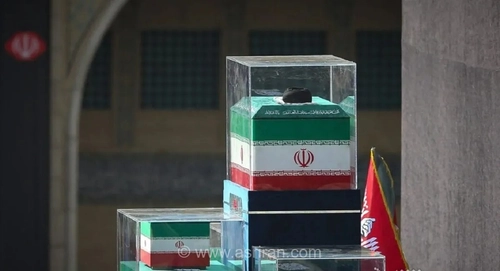 آغاز مراسم وداع با پیکر مطهر امام شهید در مسجد جمکران