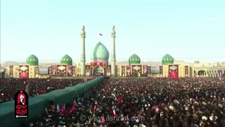 اقامه نماز آیت‌الله جوادی آملی بر پیکر رهبر شهید در جمکران