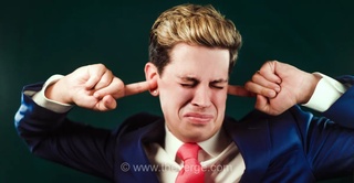 میلو یاننوپولوس، ترویست راست‌افراطی، از آمریکا اخراج شد