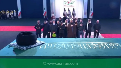 ادای احترام هیئتی از علمای روسیه به پیکر رهبر شهید انقلاب