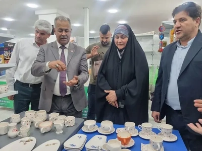 بازدید نماینده مجلس عراق از نمایشگاه صنایع‌دستی ایلام