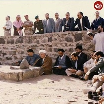 تصویر قدیمی از هاشمی رفسنجانی در قبرستان بقیع عربستان