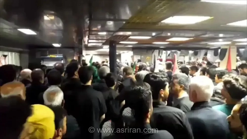 طنین الله اکبر جمعیت متراکم در ایستگاه مترو طالقانی