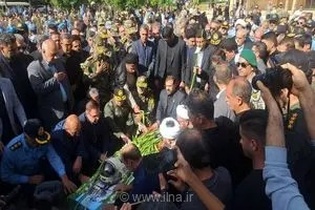 وداع باشکوه شیرازی‌ها با پیکر مطهر خلبان شهید مجید کاظمی در پایگاه هوایی شهید دوران