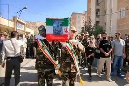 وداع باشکوه مردم مریوان با پیکر مطهر سرباز شهید ارتش در پی حمله تروریستی به پادگان شهید عبادت