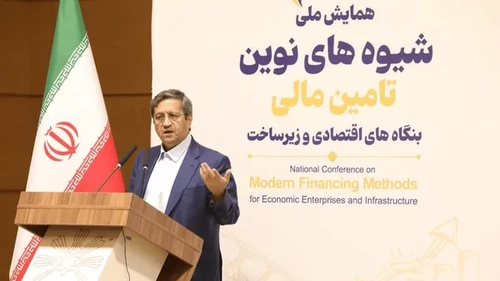 همتی: فعالیت اقتصادی کشور متوقف نشده و برنامه ای برای کنترل تورم داریم