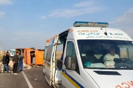 واژگونی کامیون کمپرسی در محور سراب–بهرمان یک نفر را مصدوم کرد