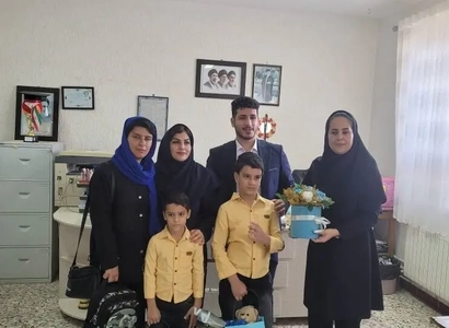 همراهی بیمه دی با فرزند شهید فاطمی‌پور در اولین روز مدرسه