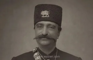 تصویر نادره از ناصرالدین شاه قاجار در کنار همسرانش