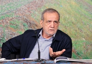پزشکیان در جمع عزاداران عاشورا در تبریز (+ عکس)