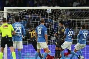 ناپولی و رم با تساوی 3 بر 3 به پایان بردند
