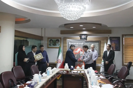 تقدیر از آتش‌نشانان سایت پسماند برمشور شیراز و ایجاد آتش‌بُر برای پیشگیری از حریق