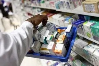 شوک قیمتی در بازار دارو؛ افزایش سه‌برابری هزینه‌های بسته‌بندی به دلیل آسیب به زیرساخت‌های پتروشیمی و آلومینیوم