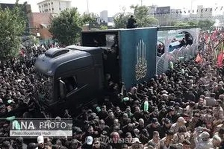 نصب بیش از یک‌هزار شیر برداشت آب در مسیر تشییع امام شهید در قم