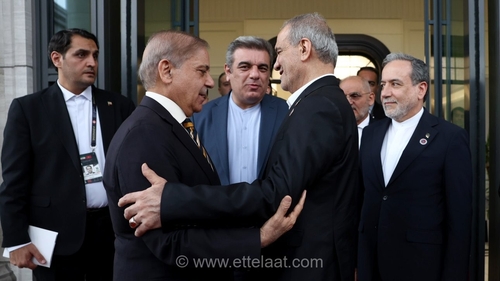 پزشکیان از پیمان مکه استقبال کرد؛ دیدار با نخست‌وزیر پاکستان