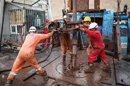 کارگران دکل‌های حفاری: کیفیت غذایمان فاجعه است