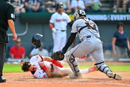 اپل تی‌وی با یاهو اسپورتس برای پخش جایگزین و رایگان مسابقات MLS و MLB همکاری می‌کند