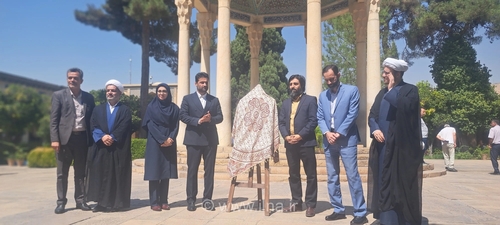 رونمایی از پوستر جشنواره ملی شعر آیات در شیراز؛ آغاز جشنواره جهانی