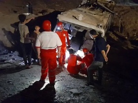 واژگونی اتوبوس کارگران معدن همکار در راور؛ یک نفر جان باخت