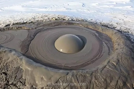 فوران گل افشان بندر تنگ در شهرستان کنارک