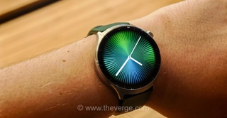 موتورولا با Moto Watch Ultra به سیستم عامل Wear OS بازگشت