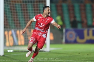 گلزنی علی علیپور، پرسپولیس را در نیمه اول به برتری رساند