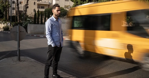 مردی که با کانال تلگرامی جان رانندگان فلسطینی را نجات می‌دهد