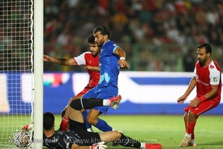 بررسی داوری پرسپولیس و استقلال خوزستان: اشتباه در اعلام خطا و گل‌های سالم