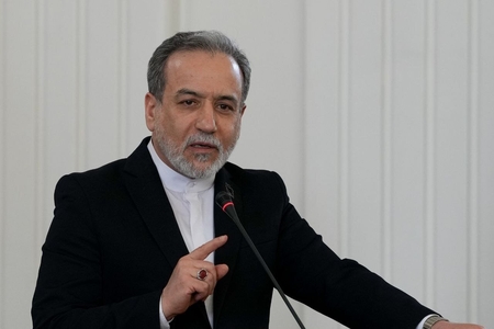 عراقچی: ایران آماده بازگشایی تنگه هرمز در صورت اقدام آمریکا