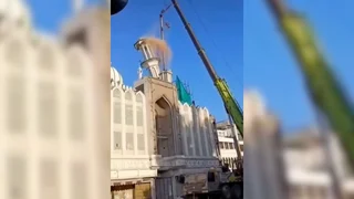 فروپاشی مناره یک مسجد 600 ساله در هند هنگام تخریب جنجالی