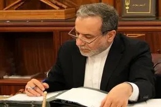 پیام تسلیت سید عباس عراقچی در پی درگذشت ابوالقاسم قاسم‌زاده، روزنامه‌نگار پیشکسوت و چهره اثرگذار عرصه رسانه