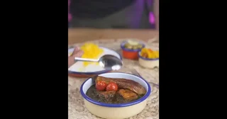 طرز تهیه خورشت مرغ و گشنیز: یک غذای خوش‌طعم و ساده