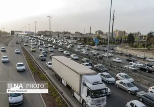 ترافیک سنگین در آزادراه تهران-شمال/محدودیت تردد از جمعه