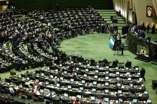 قاضی دیوان عدالت اداری: مصوبه مجلس درباره پرونده‌سازی هنرمندان مبهم است