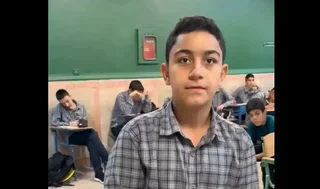 تقلید صدا یک پسر جوان، ویدئوی جذابی در فضای مجازی