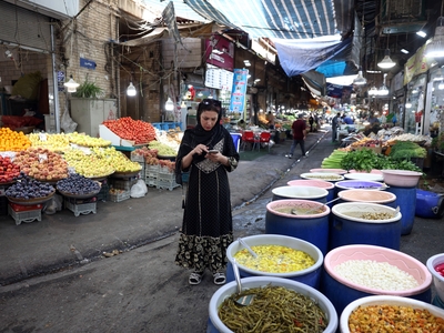 کاهش 10 درصدی تولید ناخالص داخلی ایران در پی جنگ و افت درآمدهای نفتی و گازی
