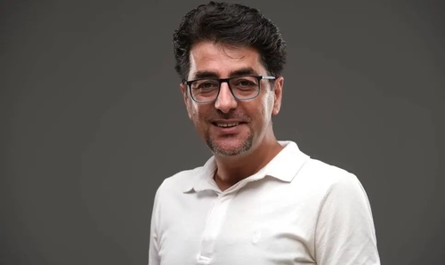 فوتبال بهانه‌ای برای روایت همبستگی کارگران در سریال دیوار دفاعی