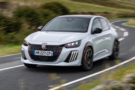 رانندگی با پژو e-208 GTi: یک موشک کوچک شایسته جانشینی 205