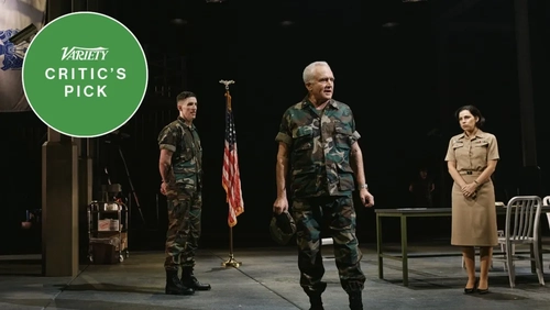 نقد ‘A Few Good Men’: بازسازی برودرای از کلاسیک دادگاهی آرون سورکین جان تازه‌ای به آن دمید