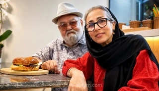 یادگاری‌های اکبر عبدی به موزه اردبیل اهدا شد
