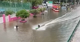 دستگیری جت‌اسکی‌سوار در بانکوک پس از تفریح در خیابان‌های سیل‌زده