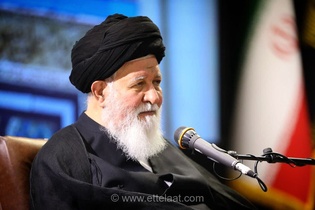 علم‌الهدی: مذاکره با آمریکا فریبی برای تجدید قوا و حمله دوباره دشمن به منطقه است