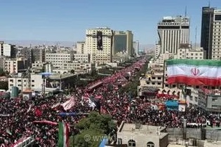نماز بر پیکر آقای شهید ایران در صحن پیامبر اعظم(ص) حرم امام رضا (ع) اقامه می‌شود