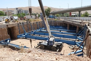 حذف ۲۵۰ تن سازه نگهبان در ایستگاه متروی شهید چمران شیراز