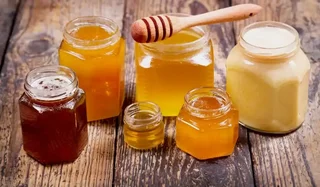 عسل تقلبی و روش‌های تشخیص آن؛ راهنمایی برای خریداران
